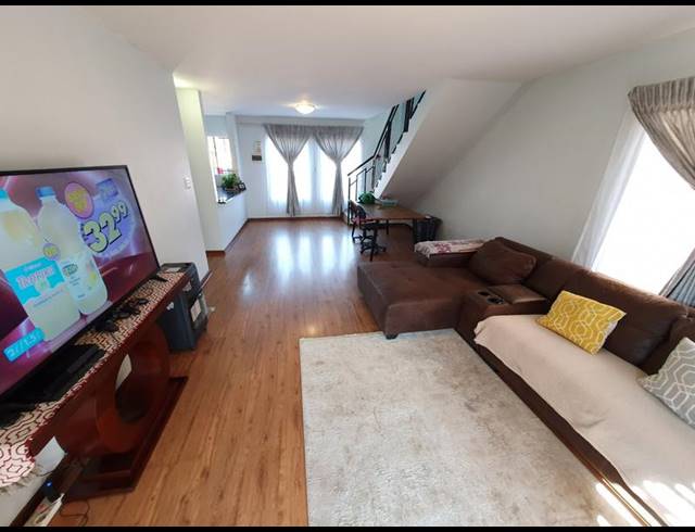 4 BEDROOM APARTMENT FOR SALE IN THERESAPARK